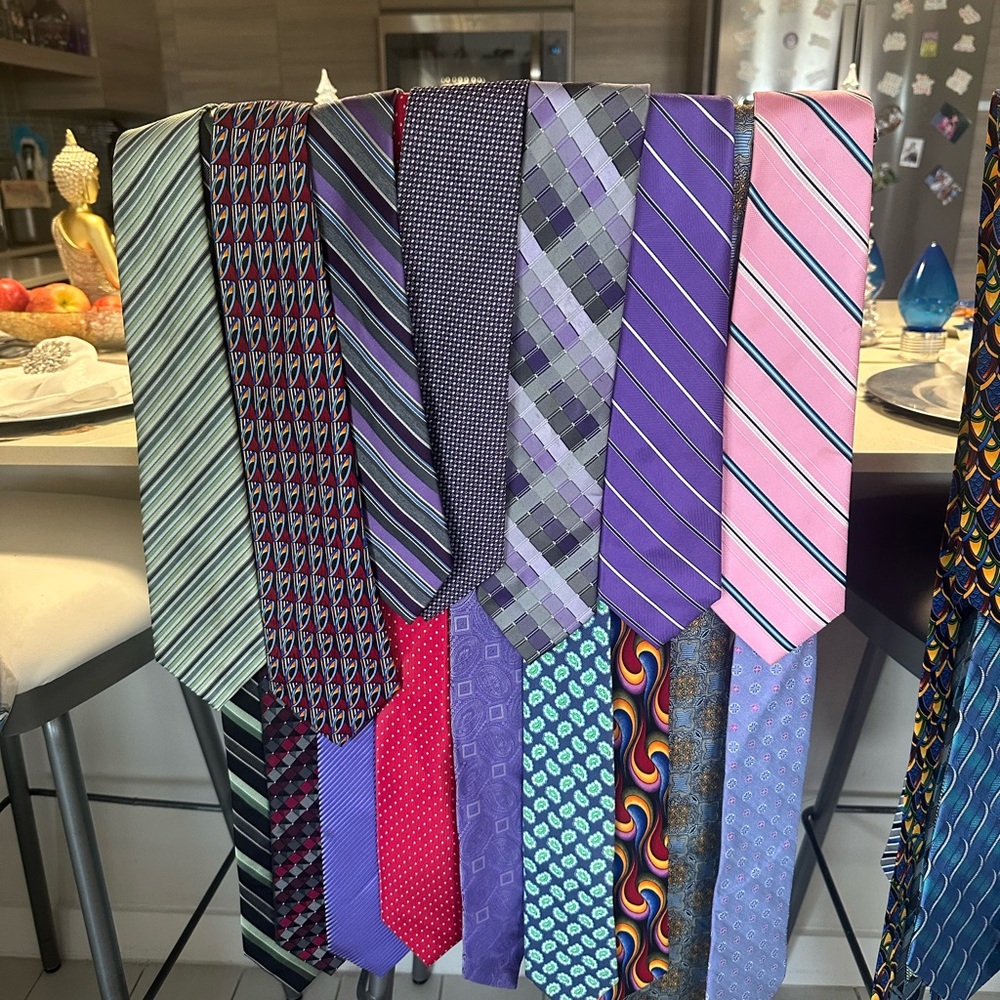 30 Assorted Men's Ties Collection - Picture 2 of 2